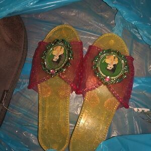 play princess shoes 3-5 yr old maybe